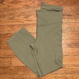 Athleta Ultimate Stash 2 7/8 Legging